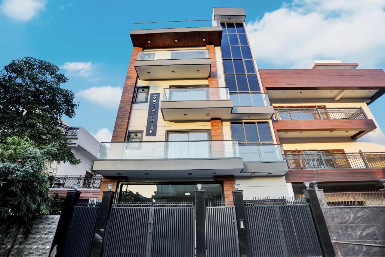 Townhouse Xanthe Hotel Noida Exterior foto