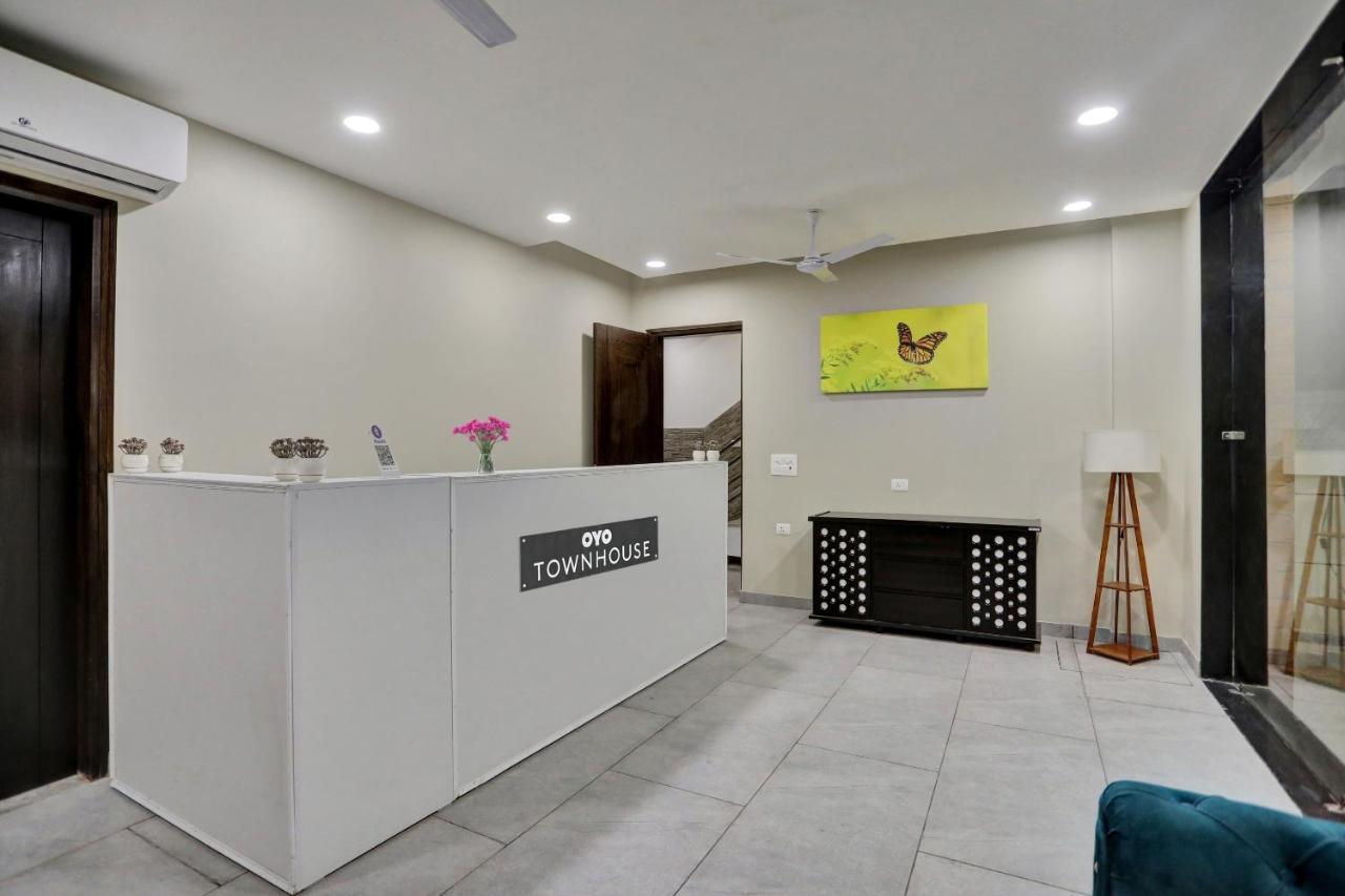 Townhouse Xanthe Hotel Noida Exterior foto