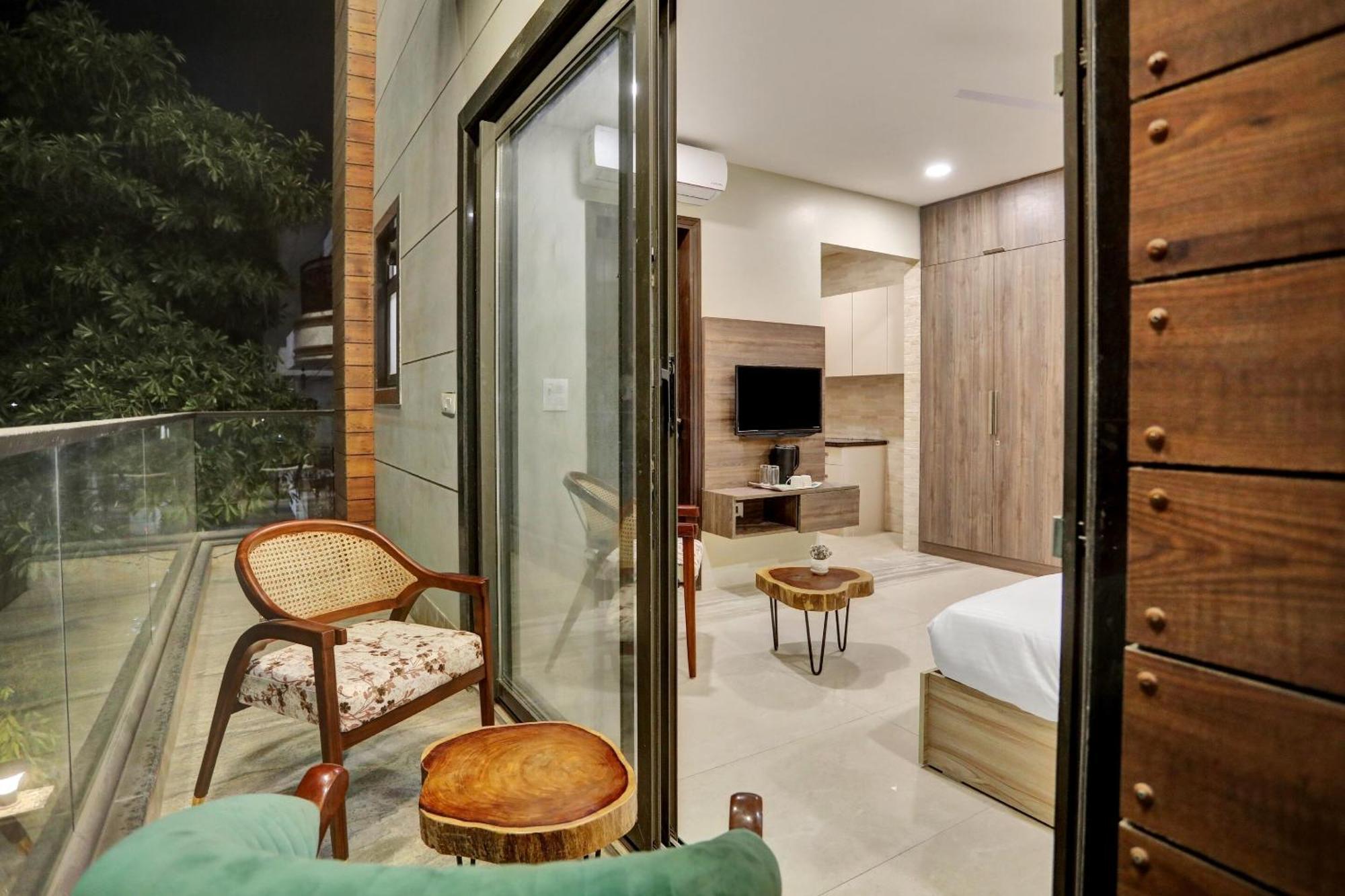 Townhouse Xanthe Hotel Noida Exterior foto